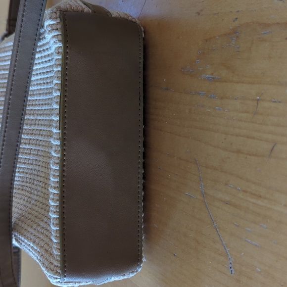 Fossil Woven Crossbody Bag - Picture 6 of 6